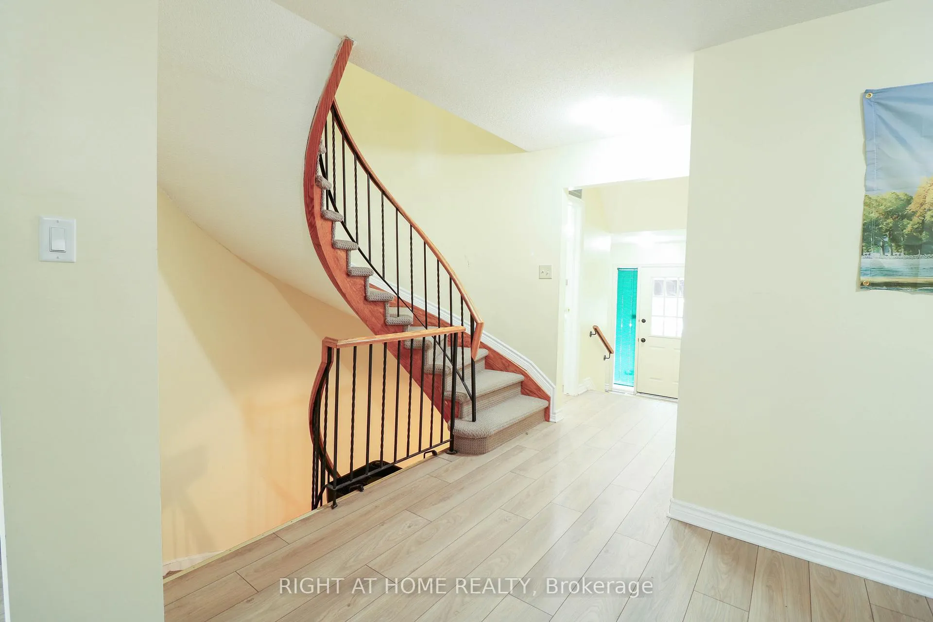 Photo 5 of 50 Fireside Crescent, Ottawa, Hunt Club Park/Greenboro — HOMEH