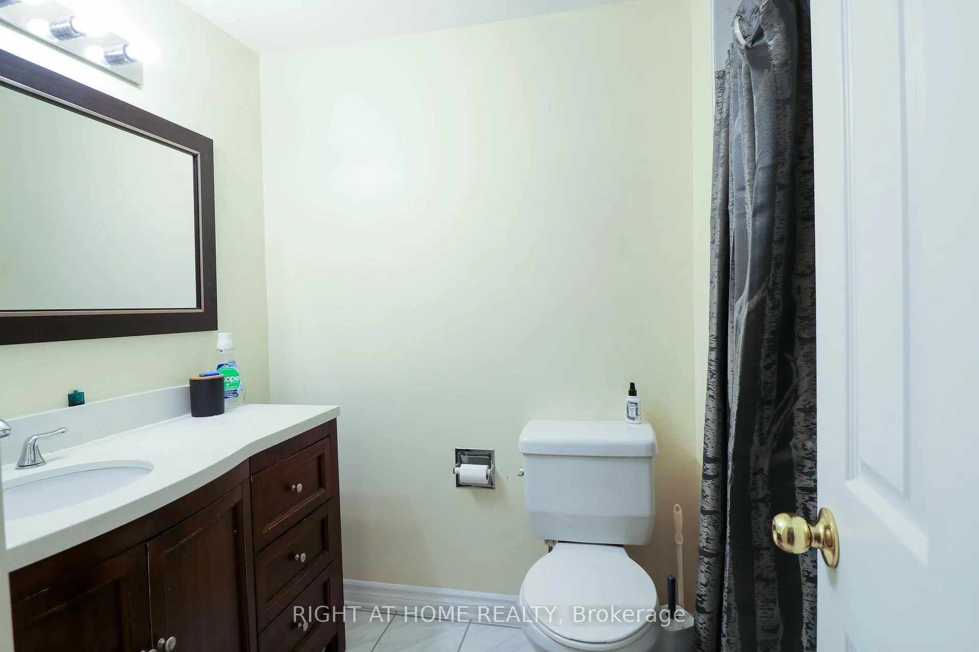Photo 17 of 50 Fireside Crescent, Ottawa, Hunt Club Park/Greenboro — HOMEH