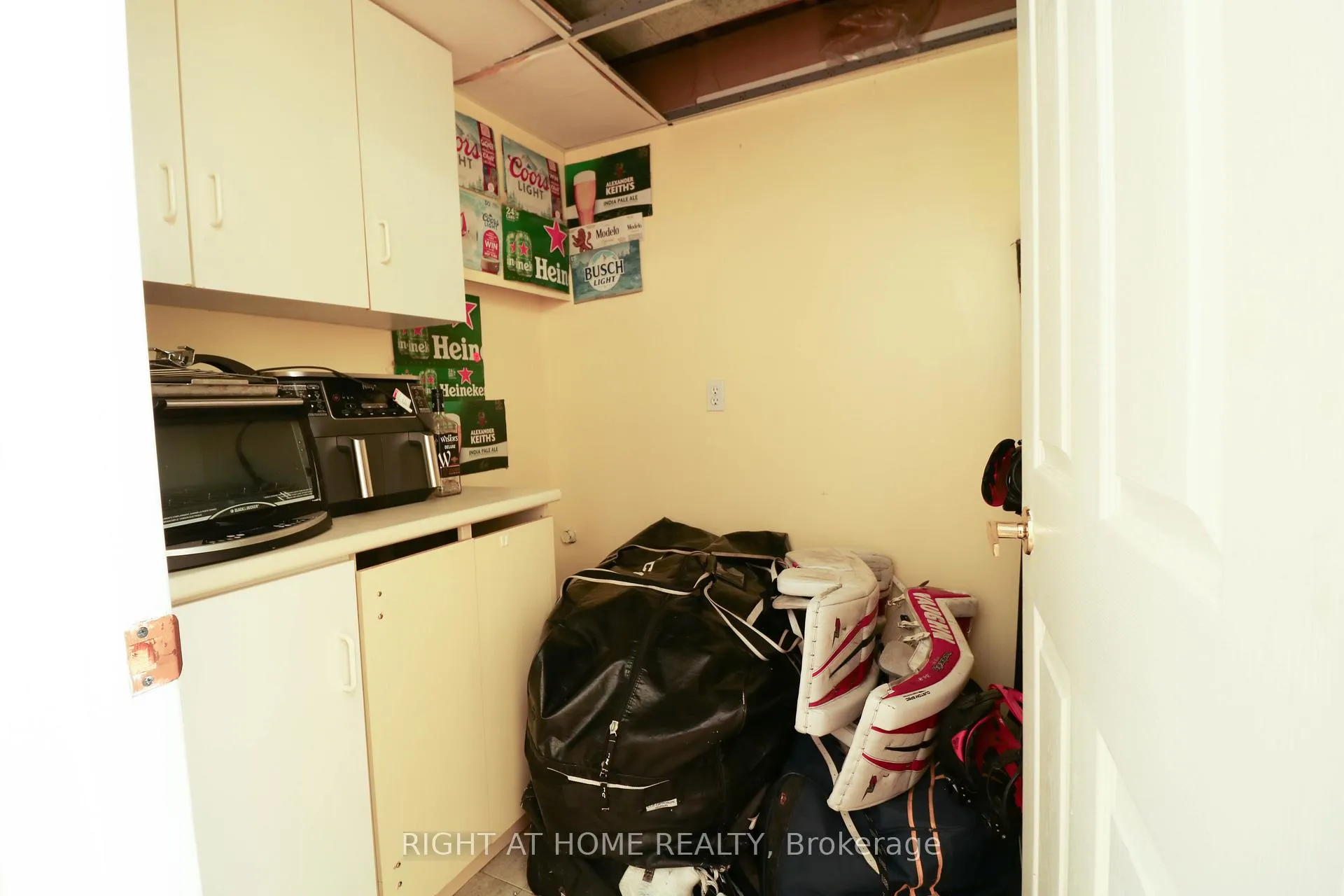Photo 24 of 50 Fireside Crescent, Ottawa, Hunt Club Park/Greenboro — HOMEH