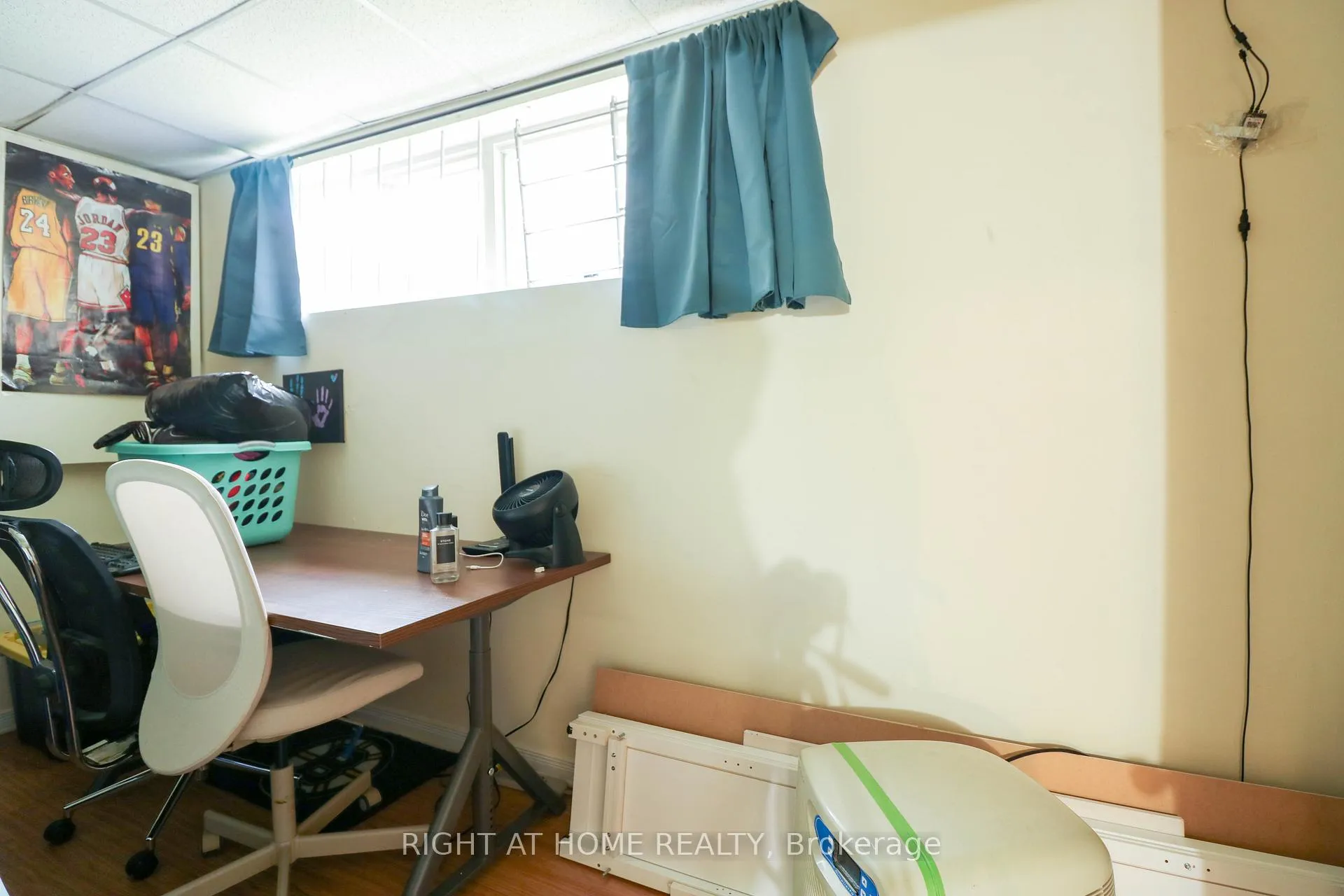 Photo 25 of 50 Fireside Crescent, Ottawa, Hunt Club Park/Greenboro — HOMEH