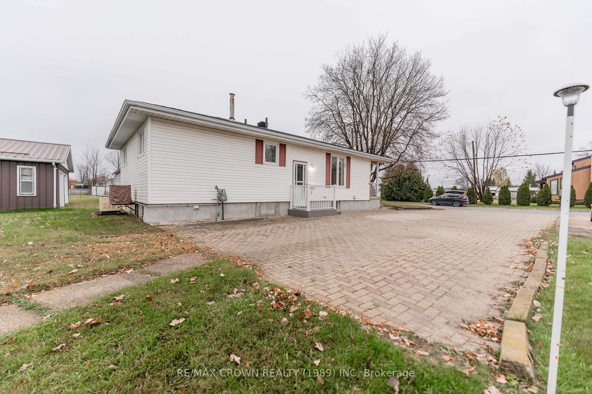 Photo 2 of 2 Vanier Street, Kapuskasing — HOMEH