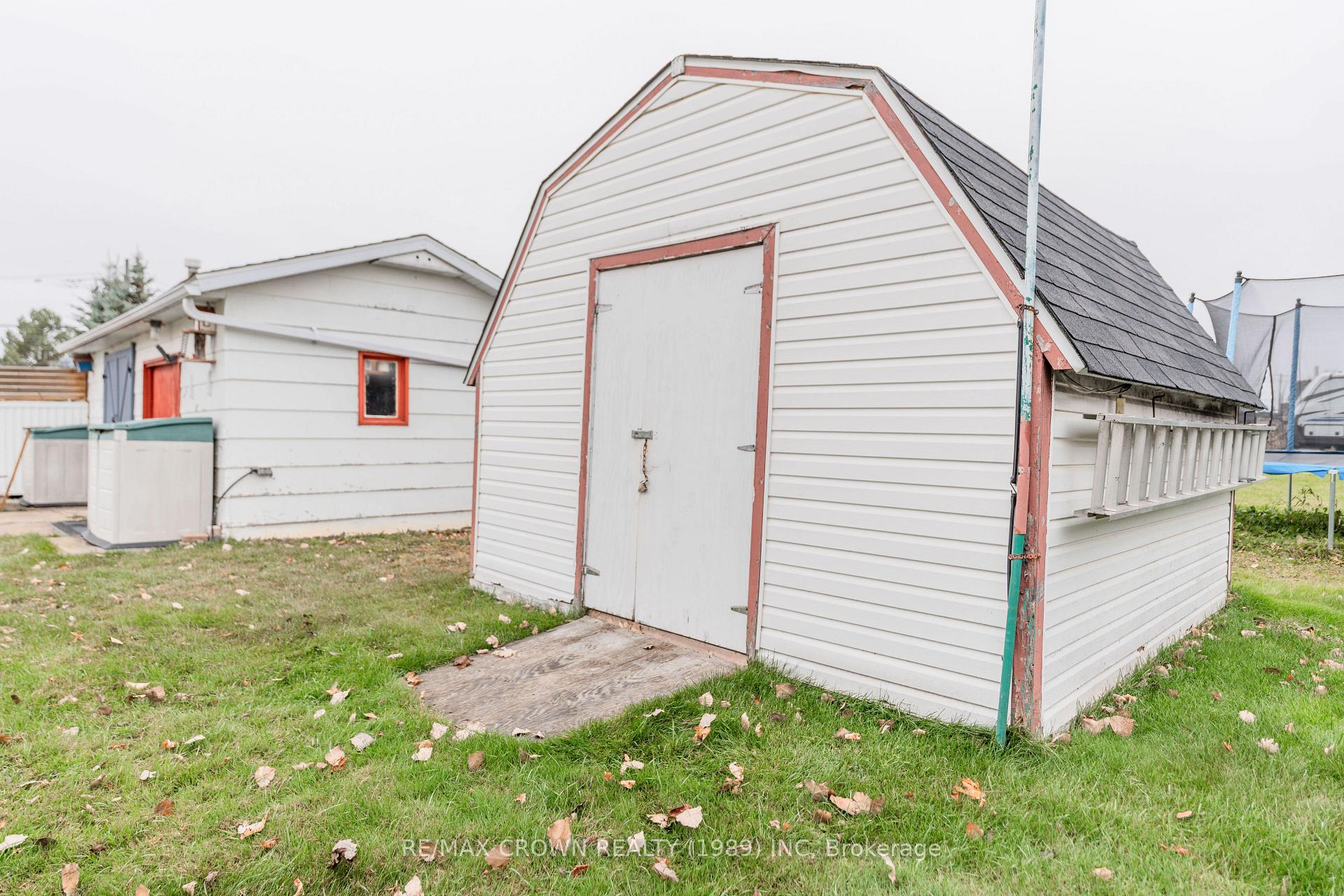 Photo 4 of 2 Vanier Street, Kapuskasing — HOMEH