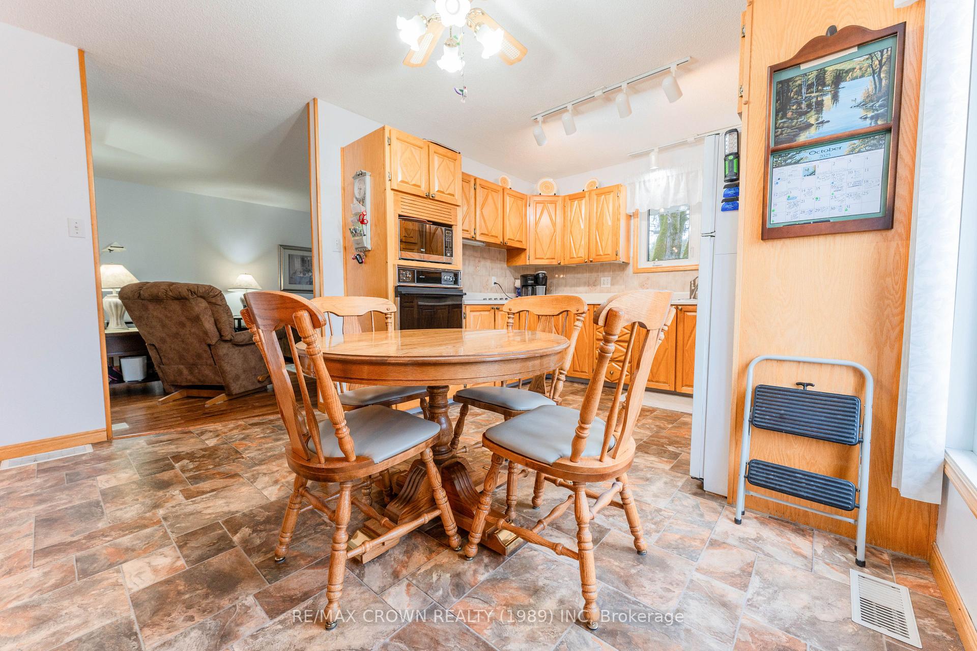 Photo 6 of 2 Vanier Street, Kapuskasing — HOMEH