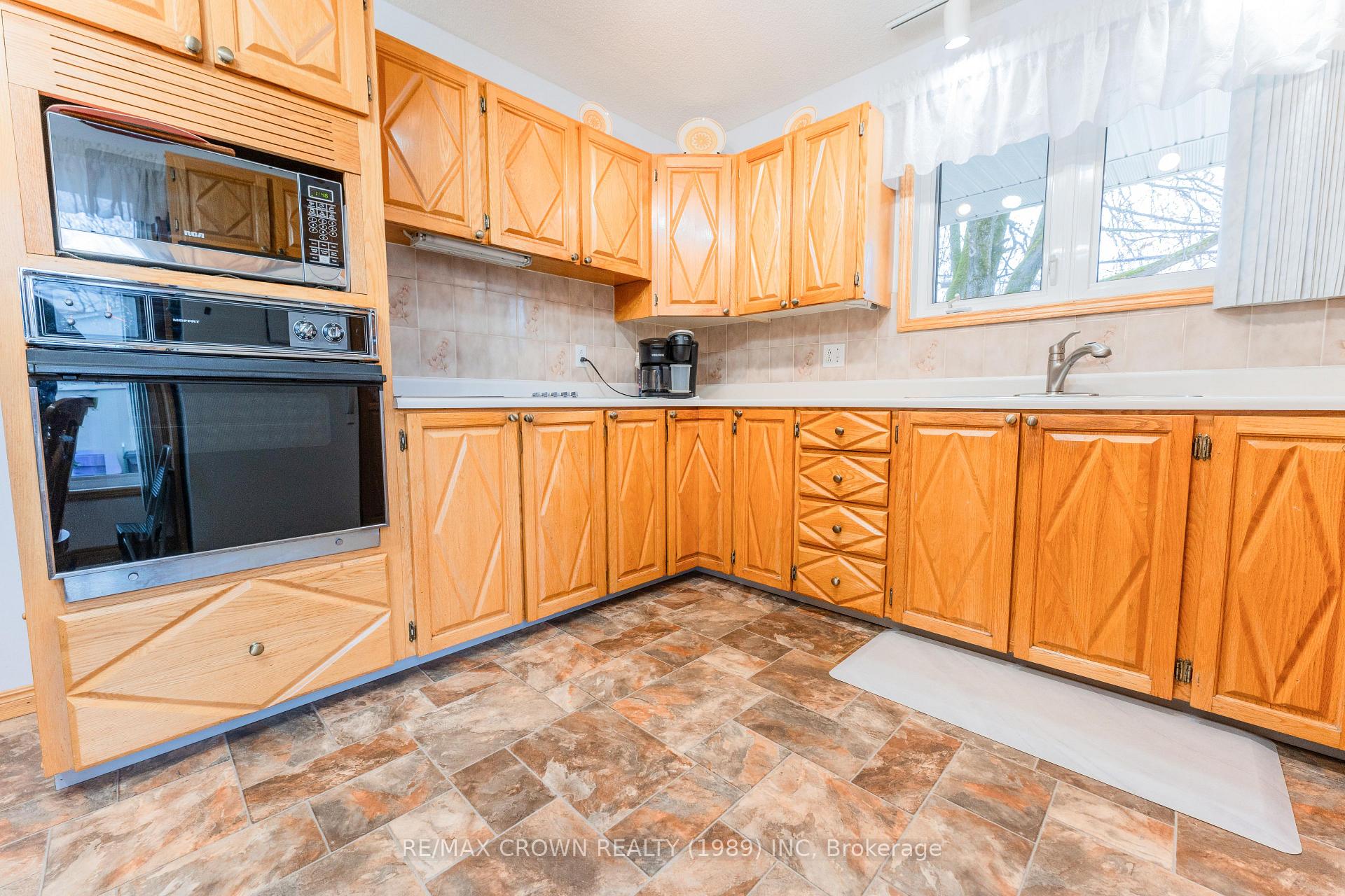 Photo 10 of 2 Vanier Street, Kapuskasing — HOMEH