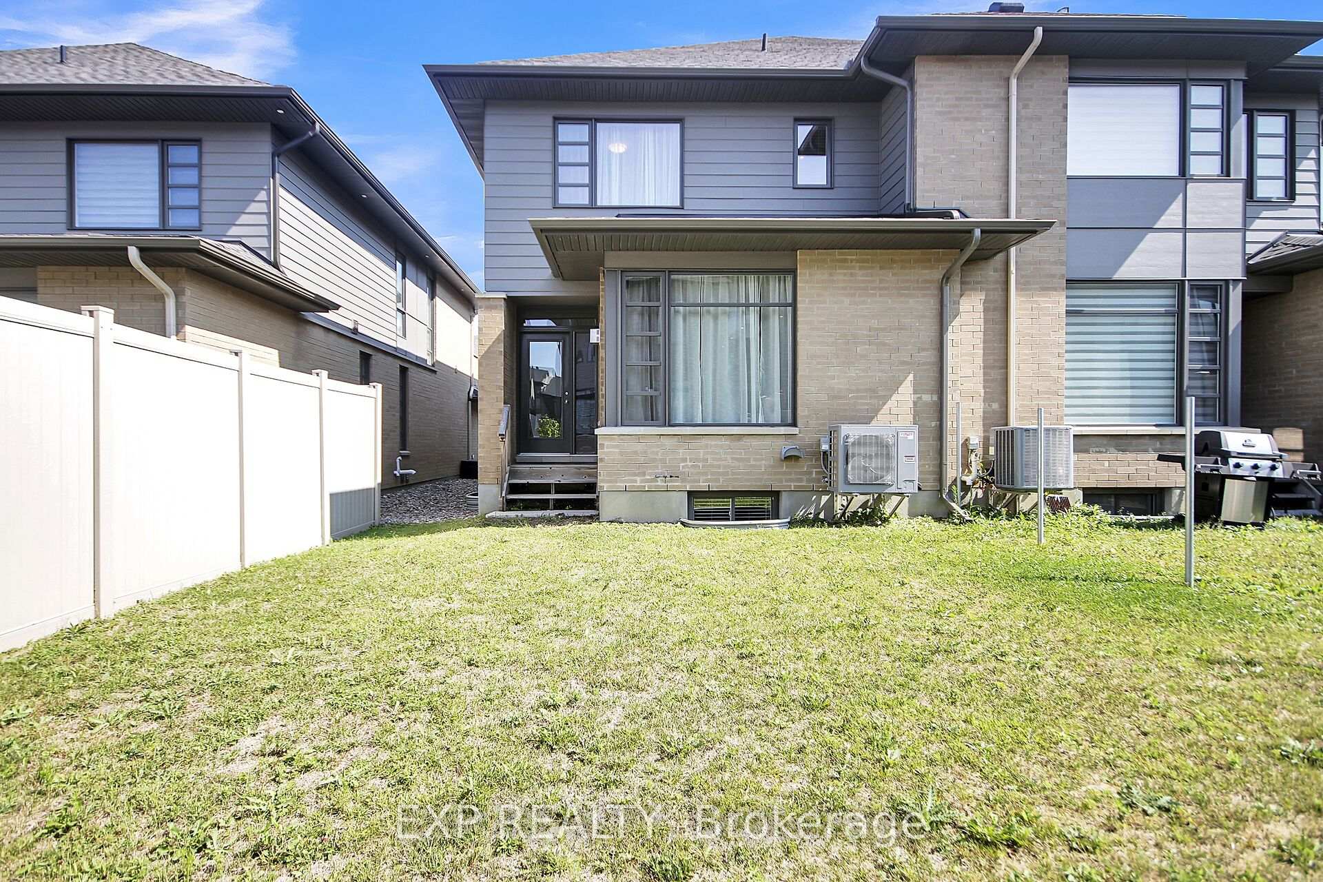 Photo 2 of 217 Pisces Terrace, Ottawa, Leitrim — HOMEH