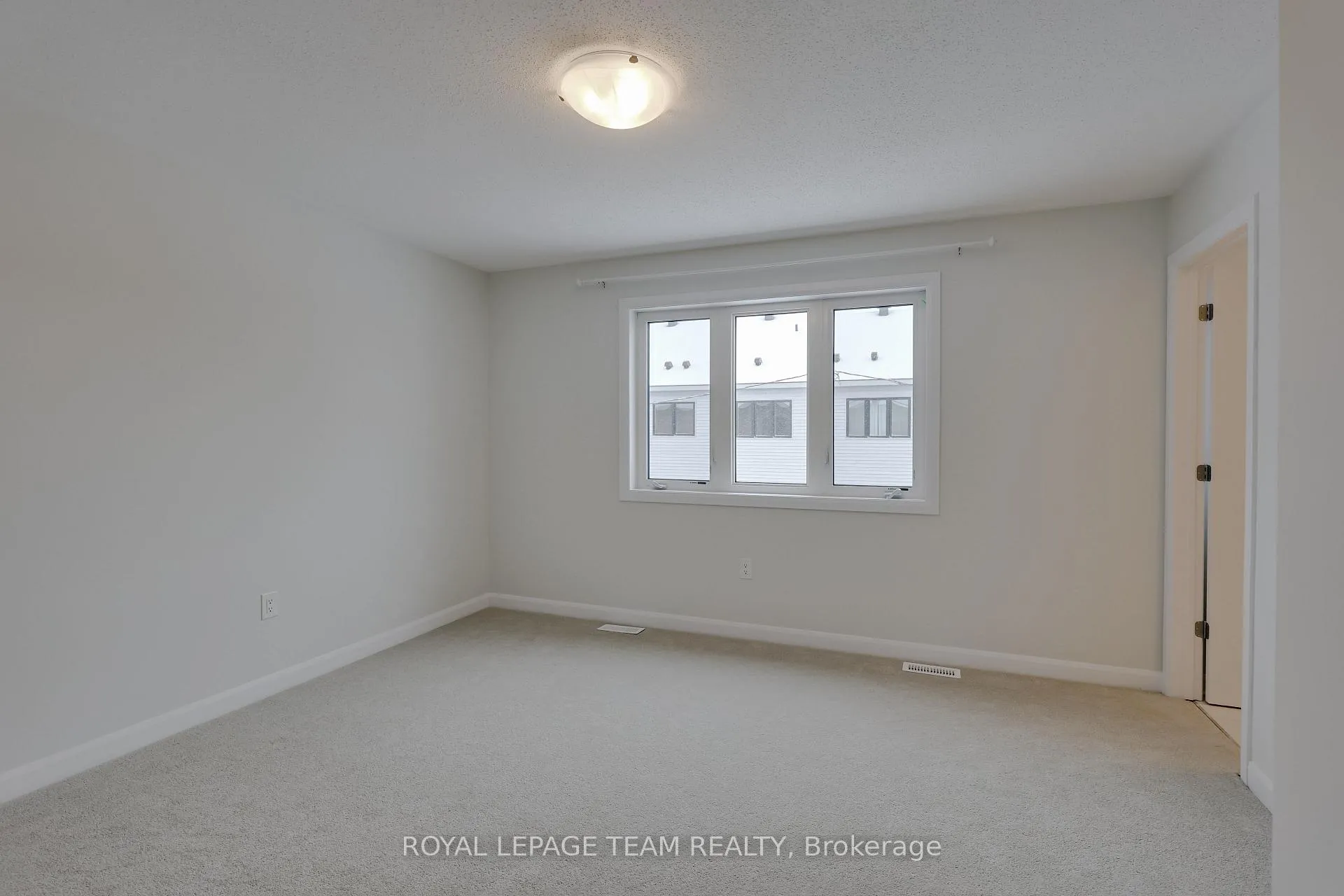 Photo 11 of 506 Ingenuity Row, Ottawa, Kanata - Morgan's Grant/South March — HOMEH