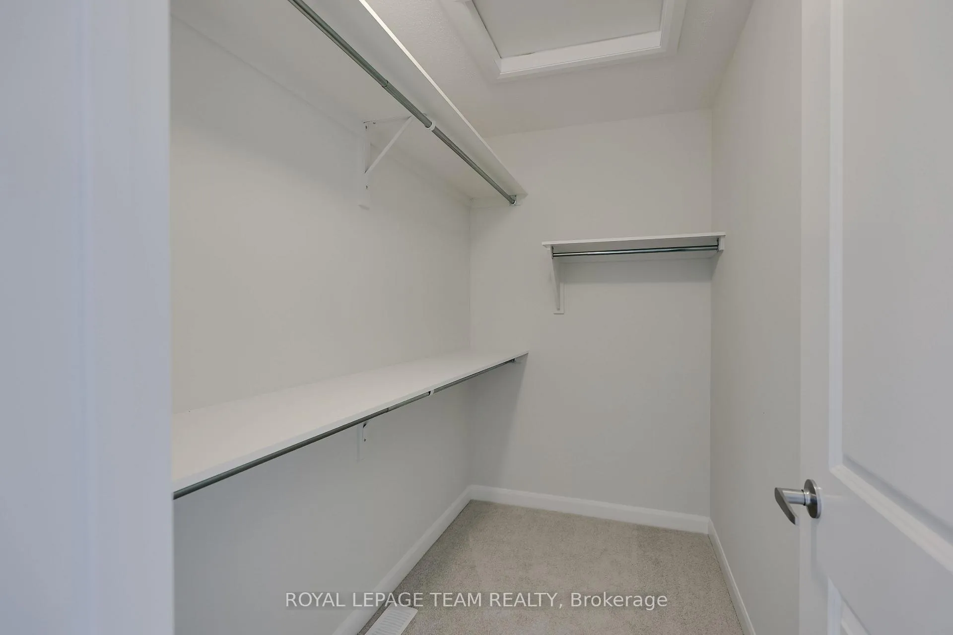Photo 14 of 506 Ingenuity Row, Ottawa, Kanata - Morgan's Grant/South March — HOMEH