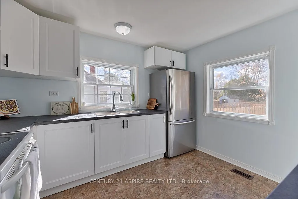 Photo 6 of 208 Golf Course Road, Laurentian Valley — HOMEH