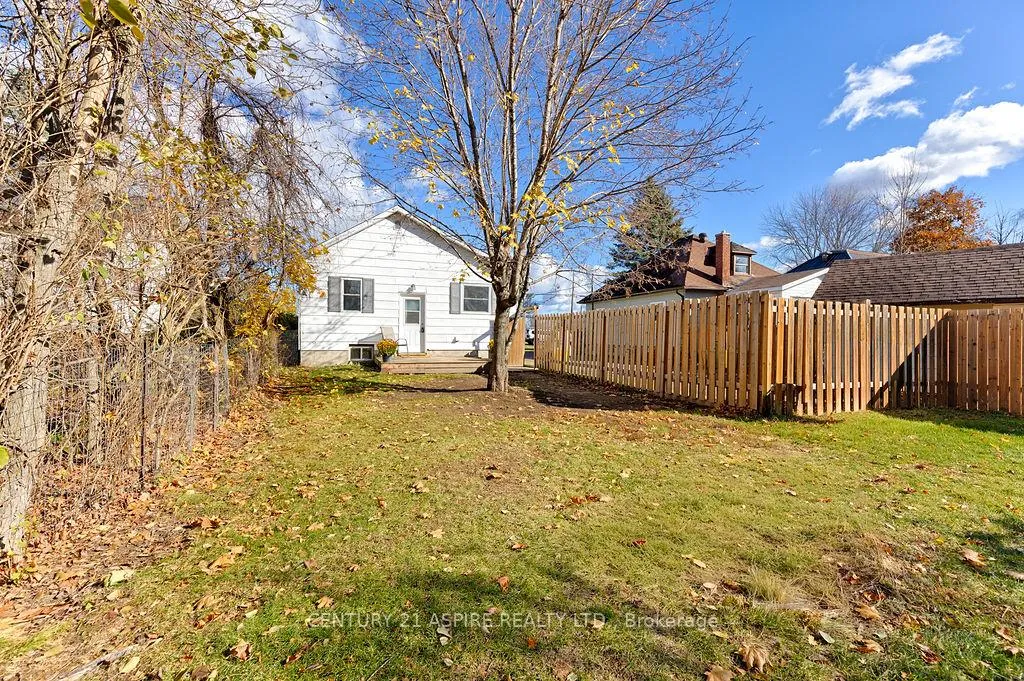 Photo 26 of 208 Golf Course Road, Laurentian Valley — HOMEH