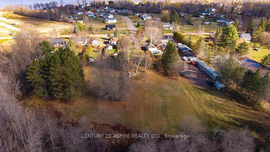 Photo 28 of 208 Golf Course Road, Laurentian Valley — HOMEH