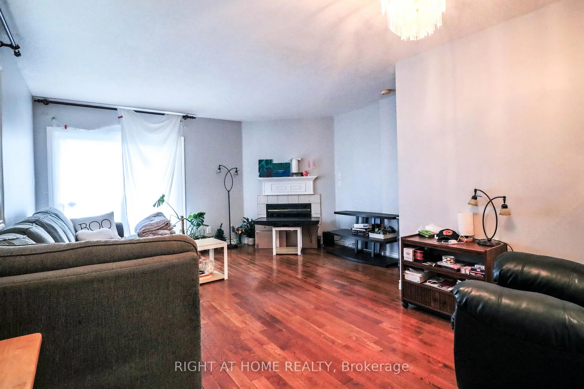Photo 4 of 1901 Hampstead Place, Ottawa, Ellwood — HOMEH