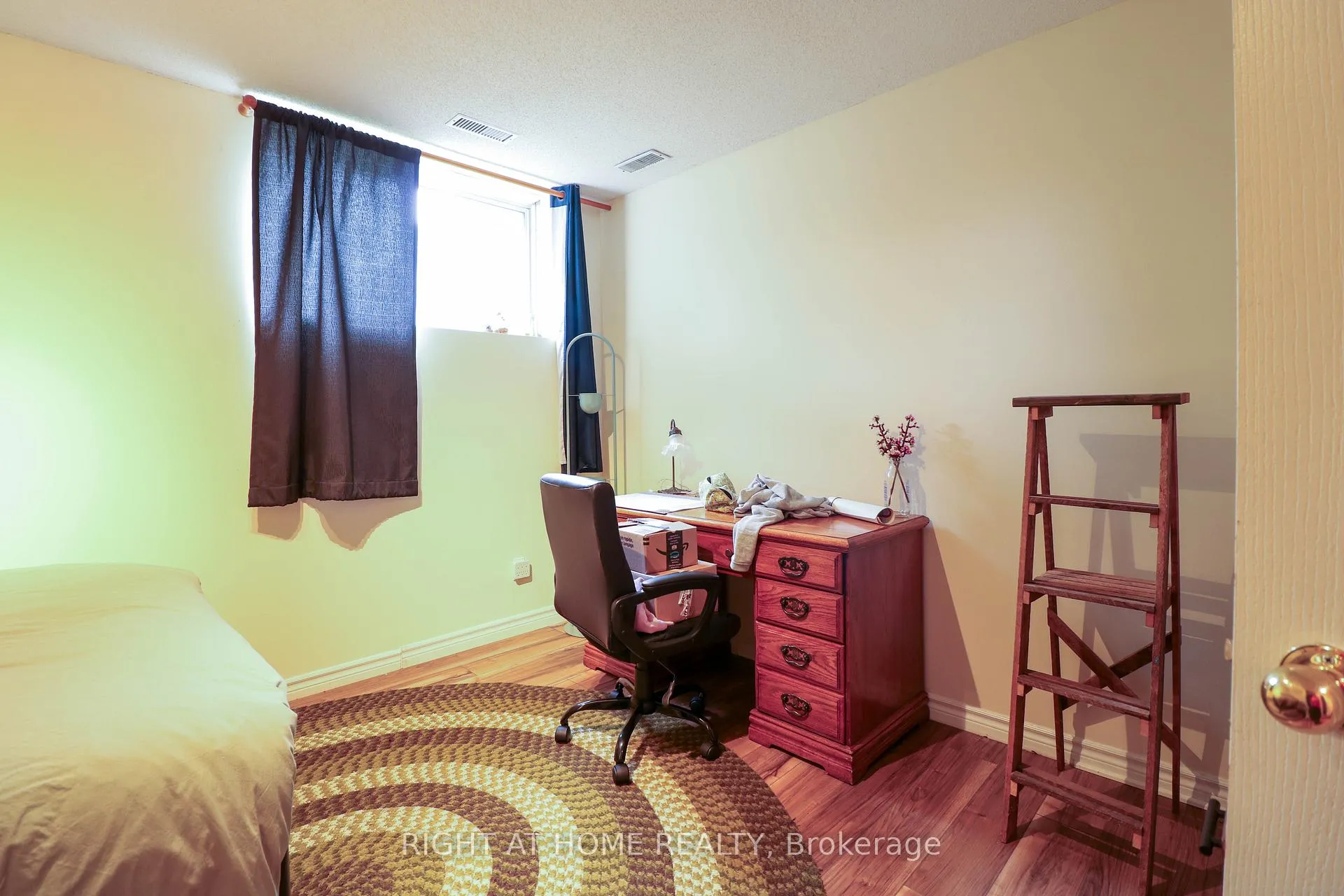 Photo 19 of 1901 Hampstead Place, Ottawa, Ellwood — HOMEH