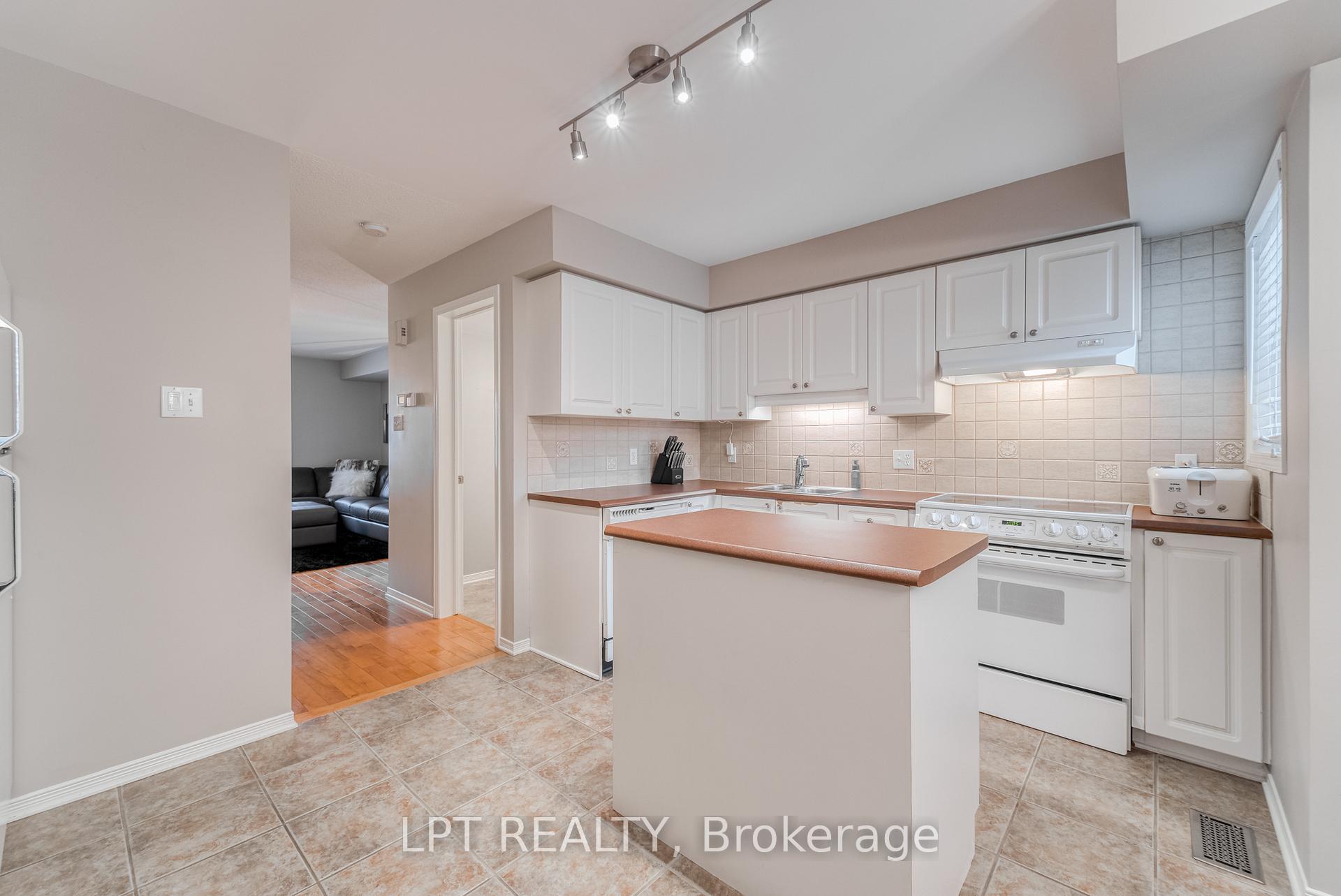 Photo 9 of 21 Provender Avenue, Ottawa, CFB Rockcliffe and Area — HOMEH