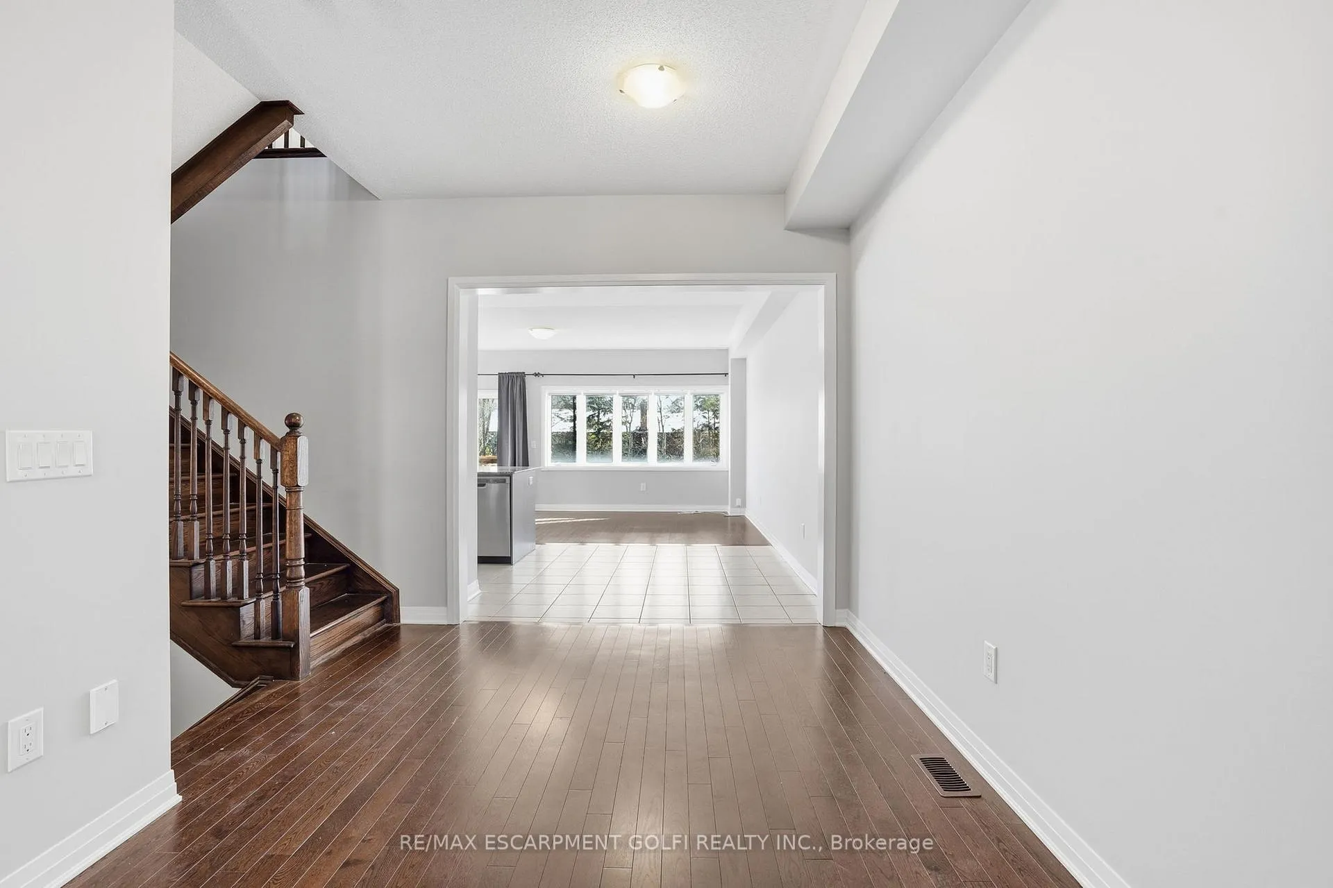 Photo 2 of 4201 Cherry Heights Boulevard, Lincoln, Beamsville — HOMEH