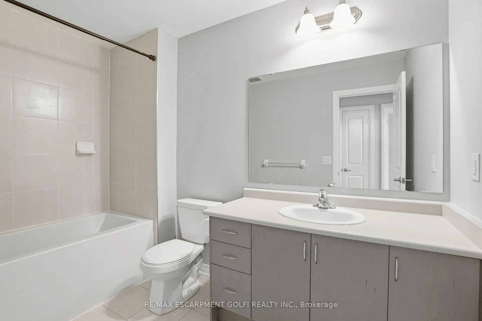 Photo 14 of 4201 Cherry Heights Boulevard, Lincoln, Beamsville — HOMEH