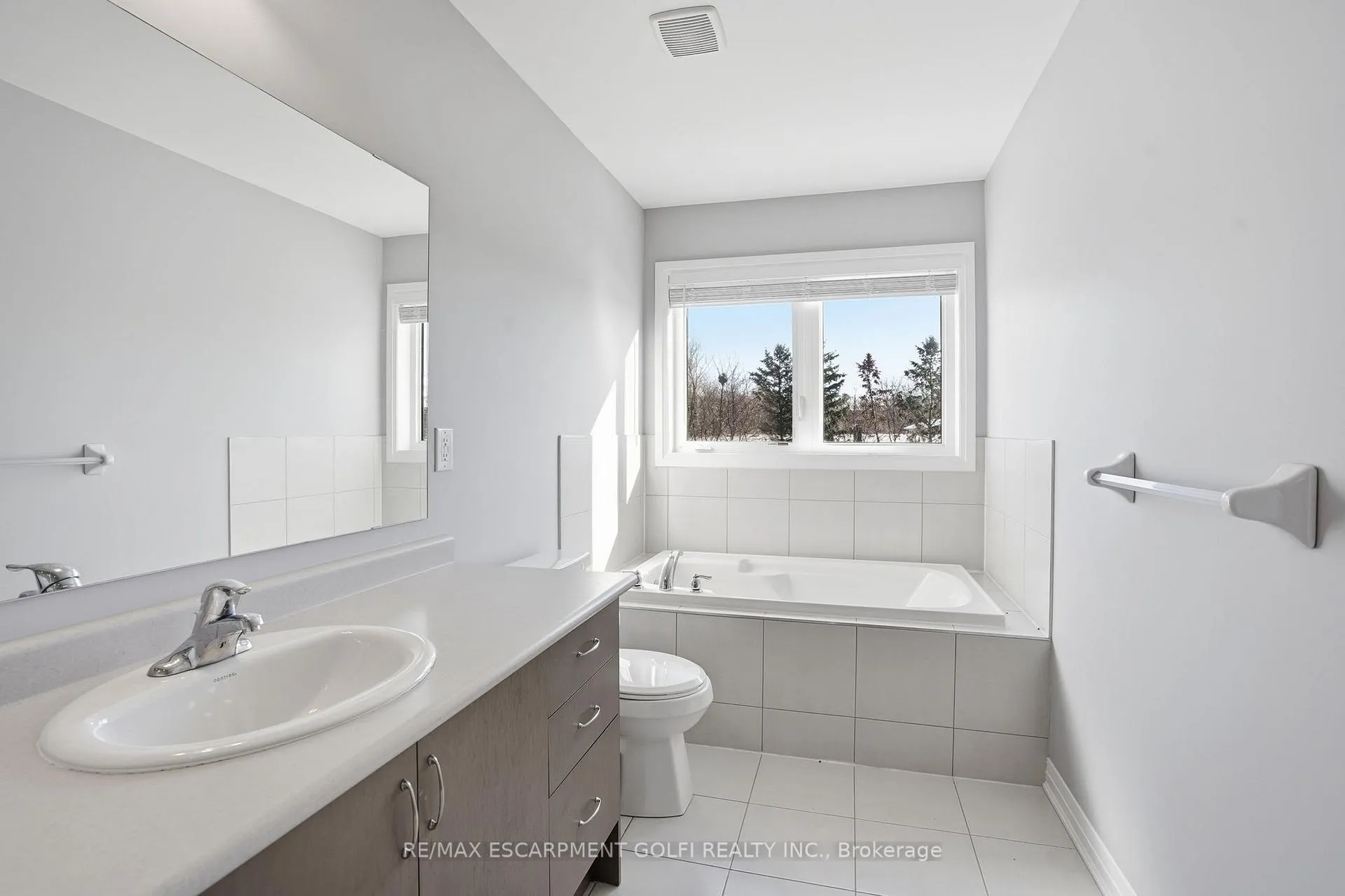 Photo 16 of 4201 Cherry Heights Boulevard, Lincoln, Beamsville — HOMEH