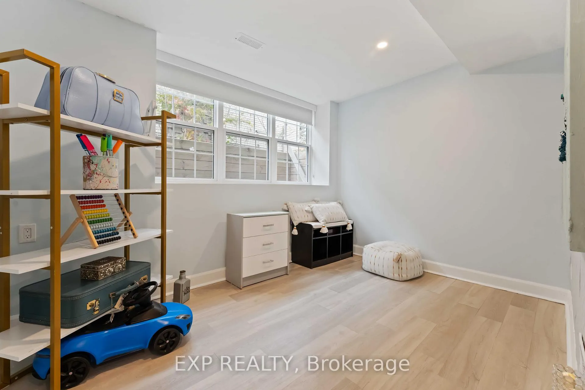 Photo 8 of Unit B, 1223 Kitchener Avenue, Ottawa, Ellwood — HOMEH