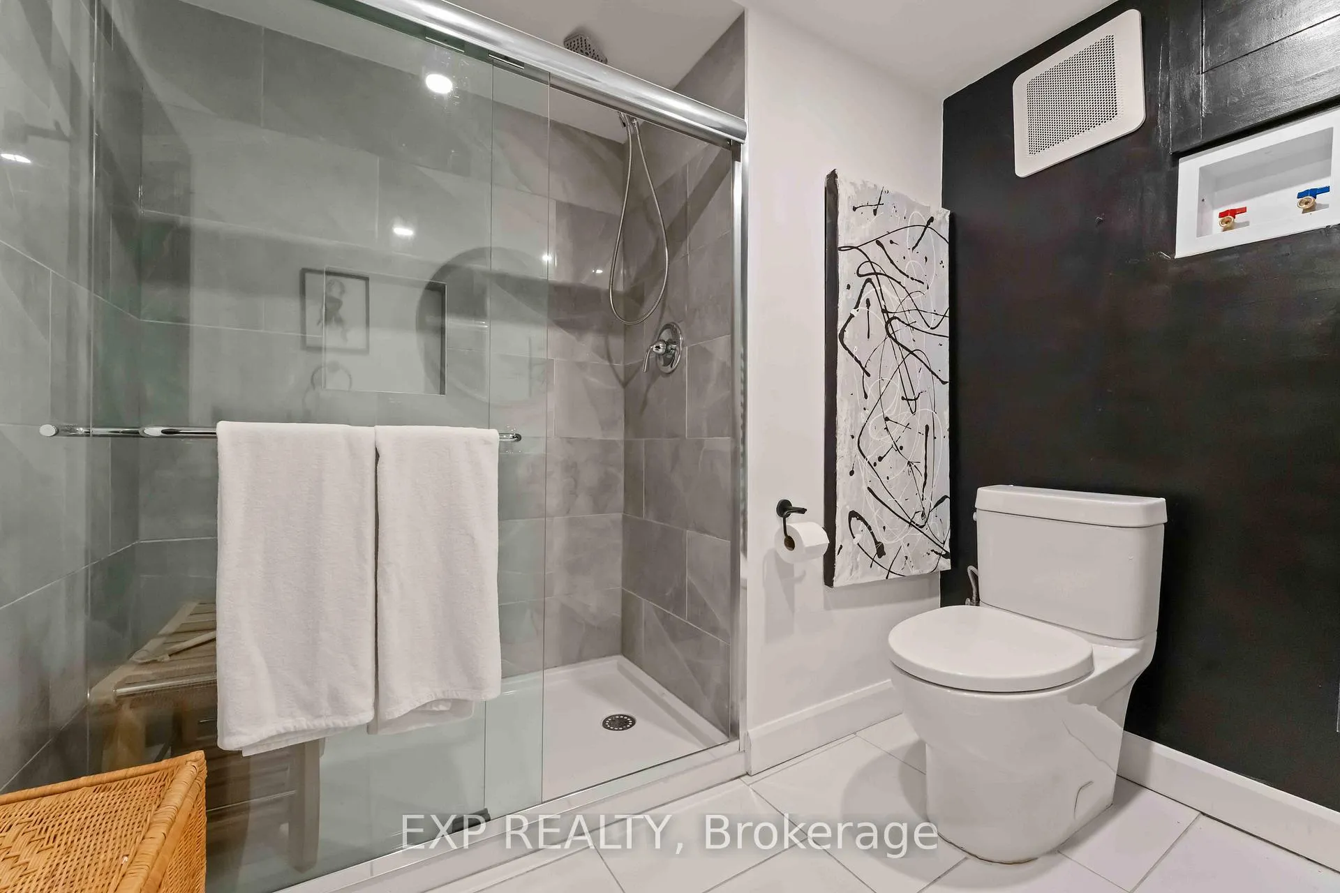 Photo 12 of Unit B, 1223 Kitchener Avenue, Ottawa, Ellwood — HOMEH