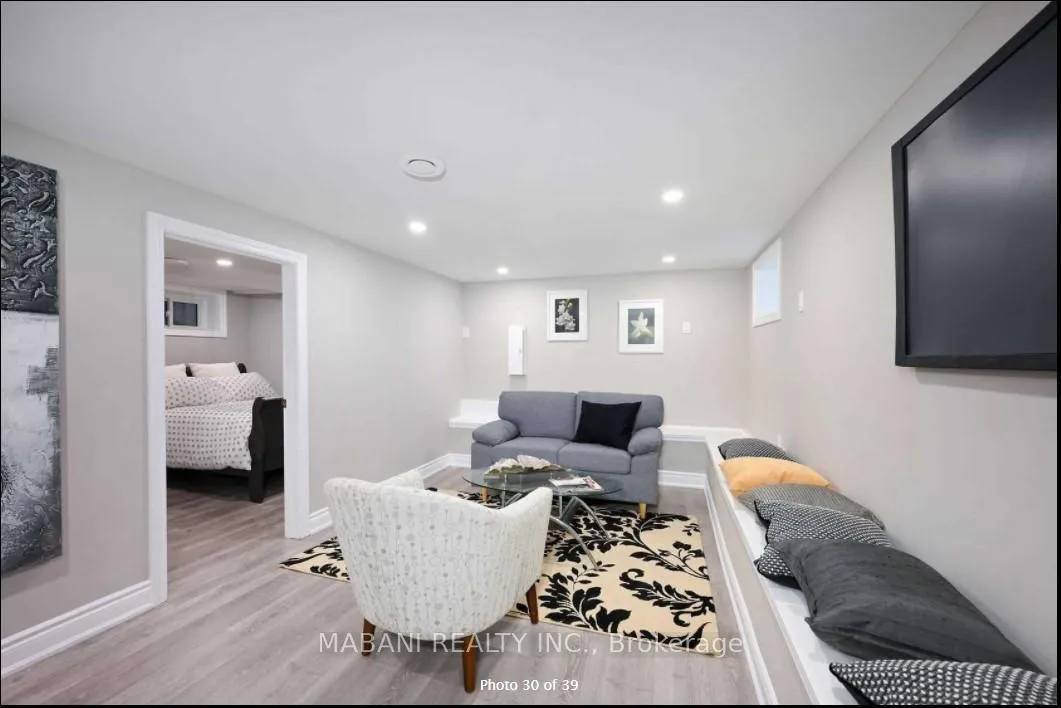 Photo 4 of 26 Lottridge Street, Hamilton, Stipley — HOMEH