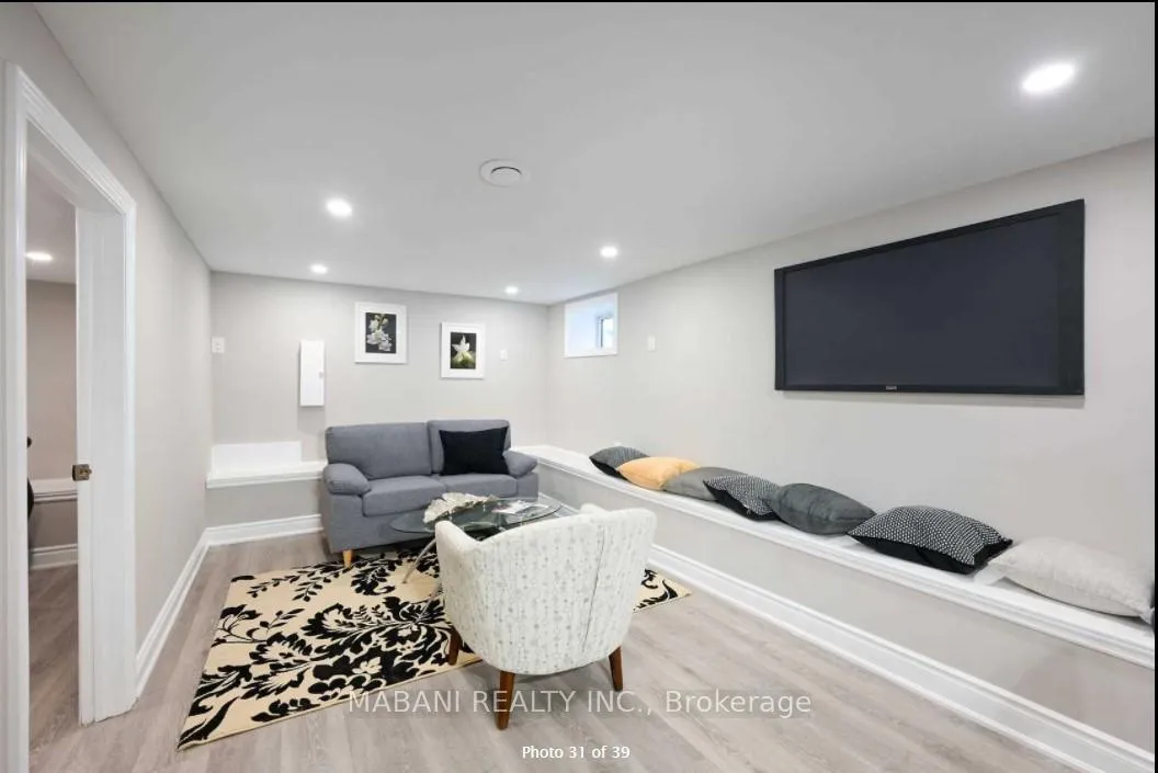 Photo 5 of 26 Lottridge Street, Hamilton, Stipley — HOMEH