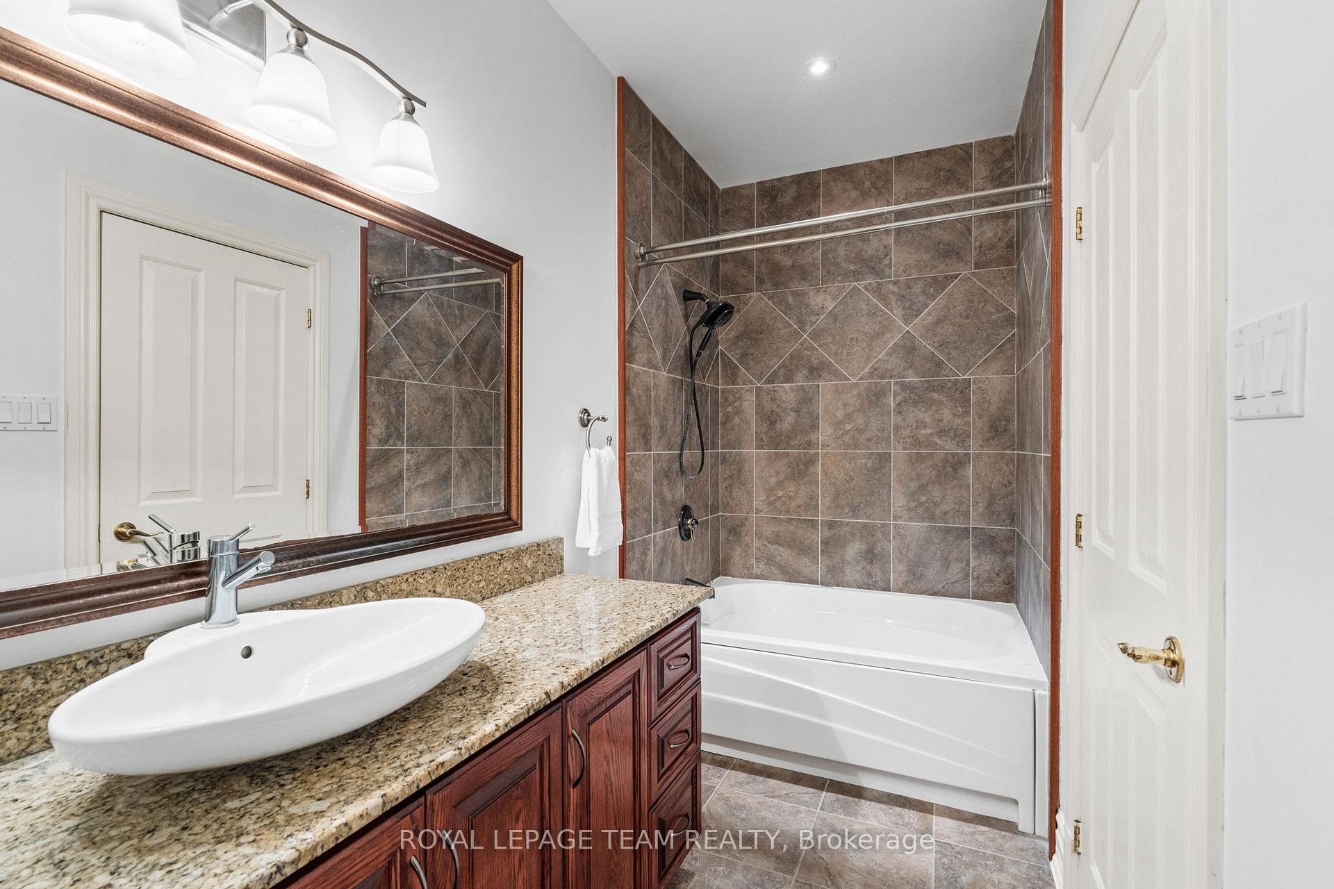 Photo 27 of 5737 Stuewe Drive, Ottawa, Manotick East to Manotick Station — HOMEH
