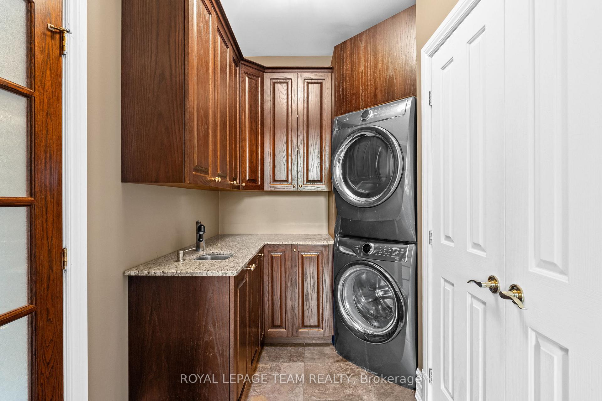 Photo 32 of 5737 Stuewe Drive, Ottawa, Manotick East to Manotick Station — HOMEH