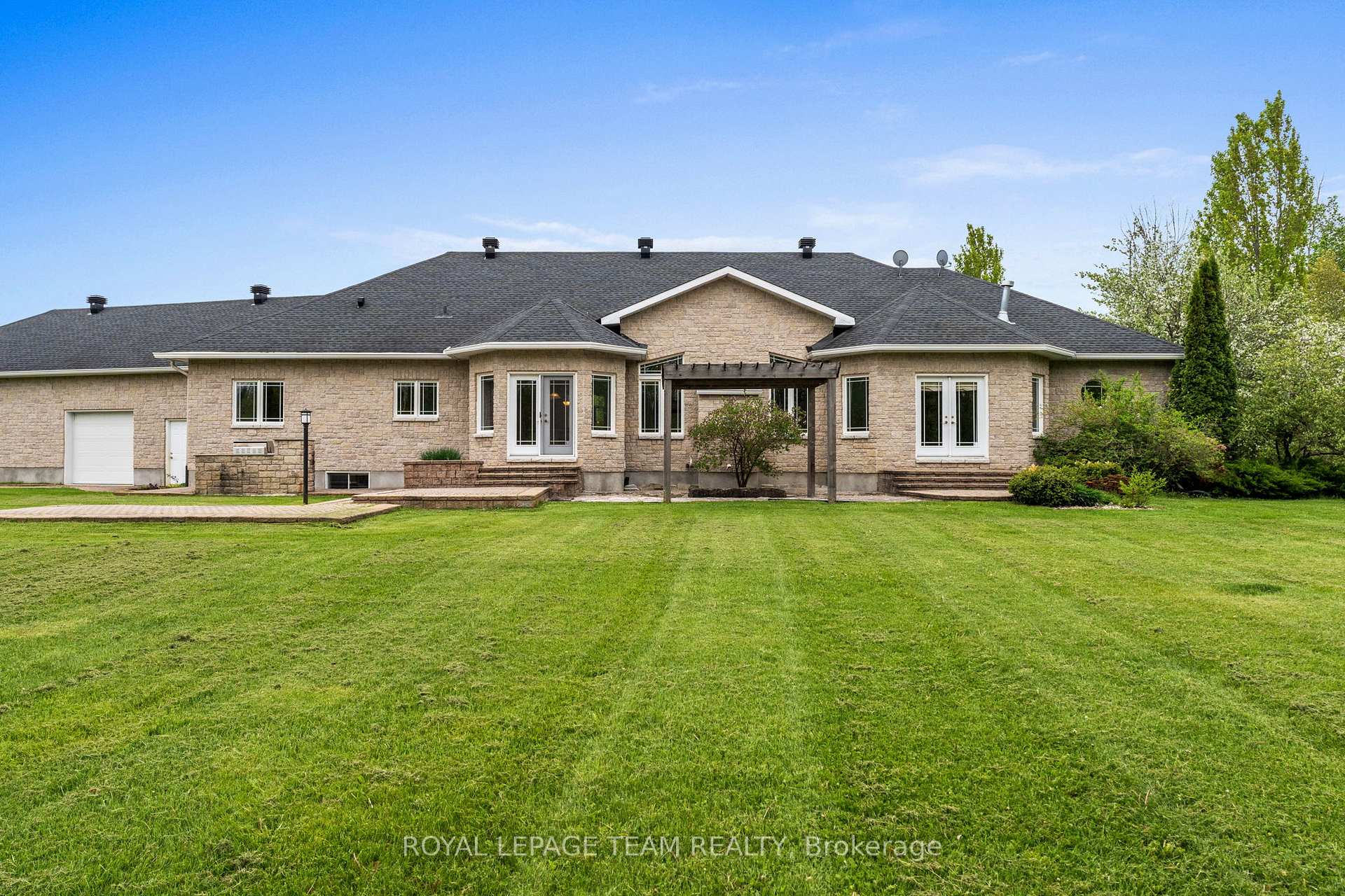 Photo 37 of 5737 Stuewe Drive, Ottawa, Manotick East to Manotick Station — HOMEH