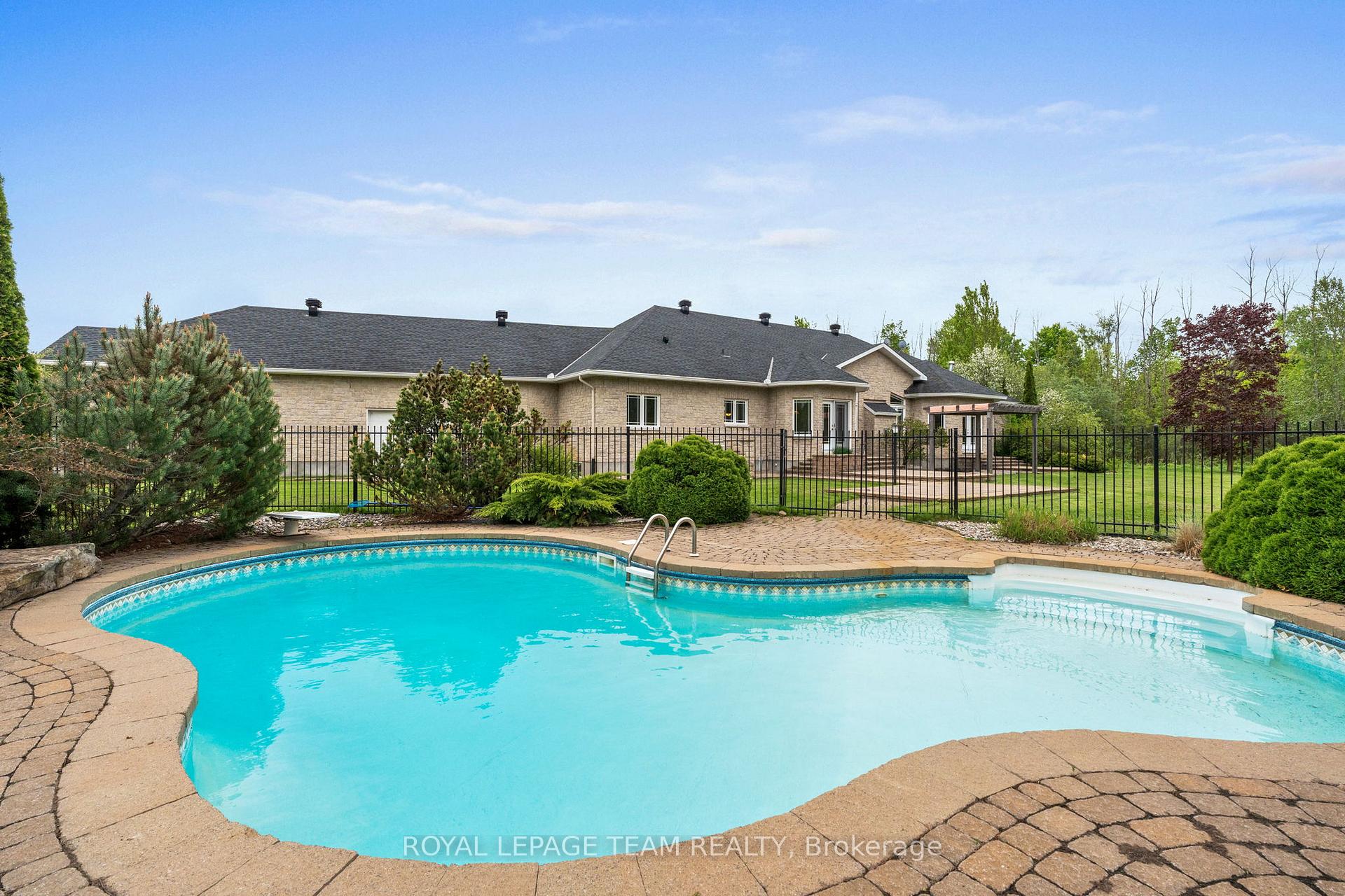 Photo 40 of 5737 Stuewe Drive, Ottawa, Manotick East to Manotick Station — HOMEH