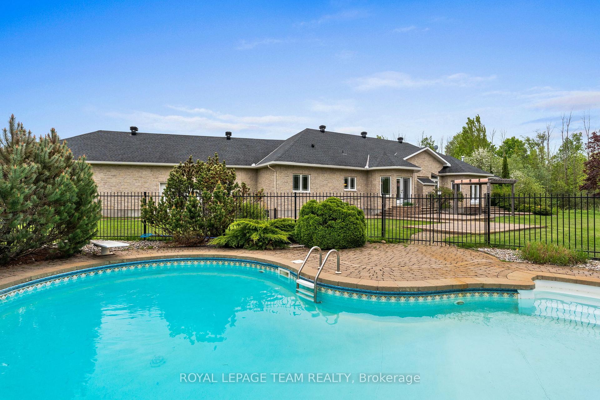 Photo 41 of 5737 Stuewe Drive, Ottawa, Manotick East to Manotick Station — HOMEH