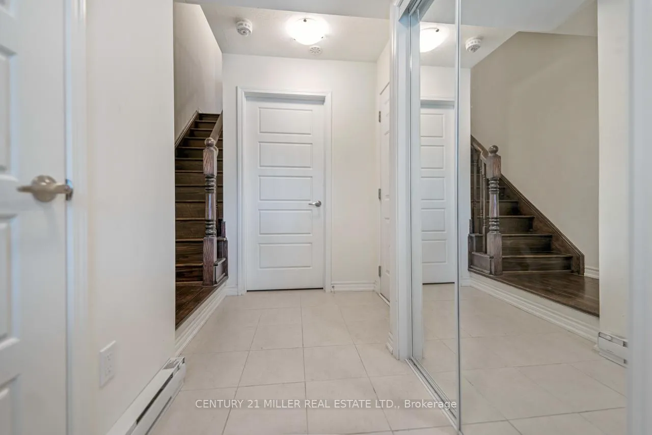 Photo 3 of 933 Apple Hill Lane, Kitchener, Rosenburg — HOMEH