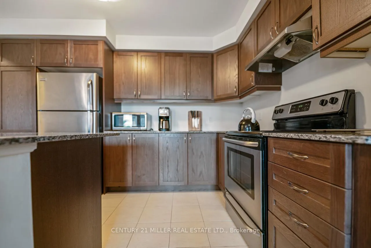 Photo 4 of 933 Apple Hill Lane, Kitchener, Rosenburg — HOMEH