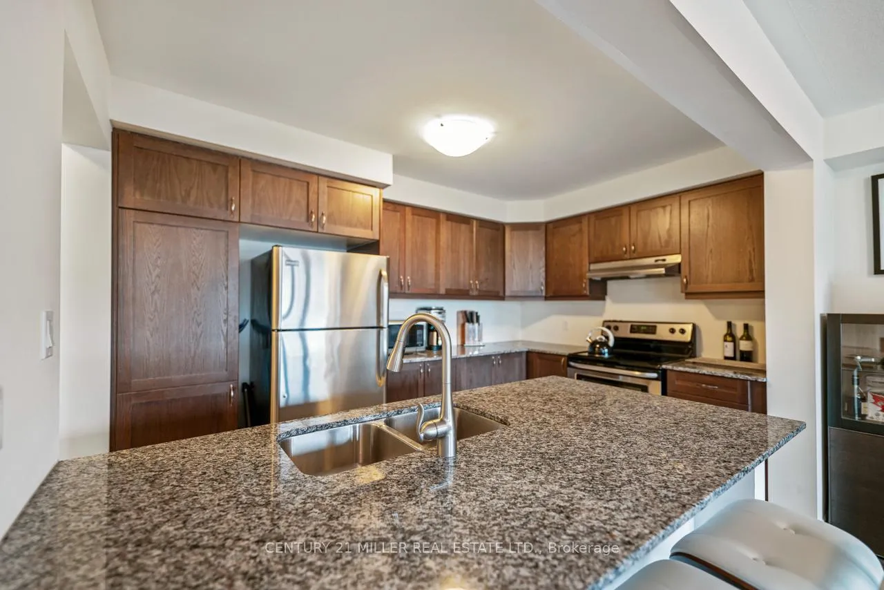 Photo 5 of 933 Apple Hill Lane, Kitchener, Rosenburg — HOMEH