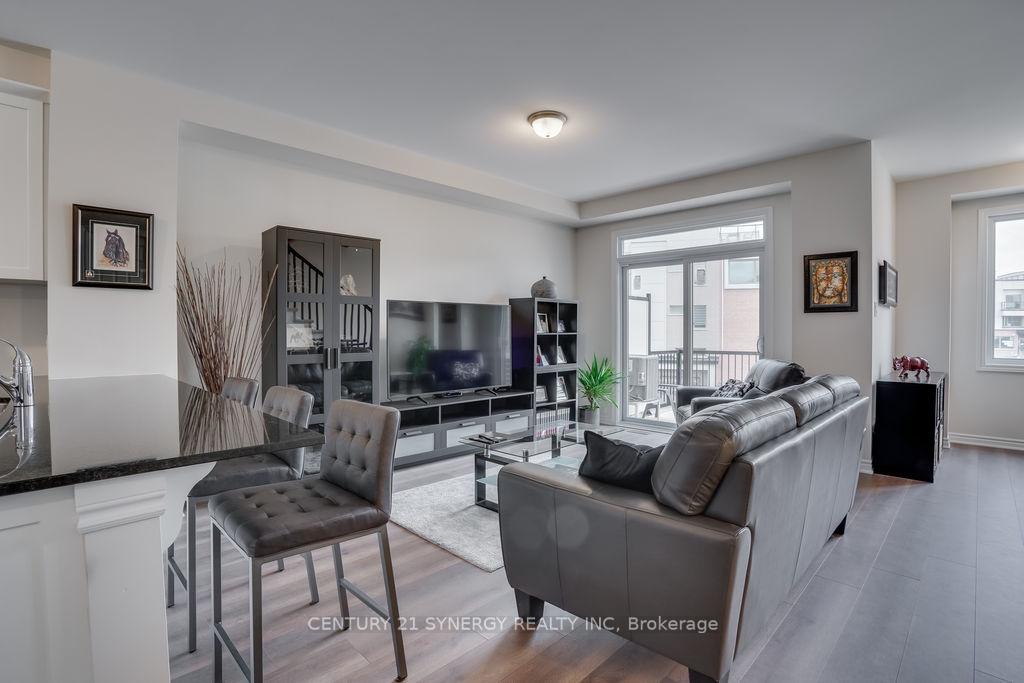 Photo 2 of 638 Makwa Private, Ottawa, CFB Rockcliffe and Area — HOMEH