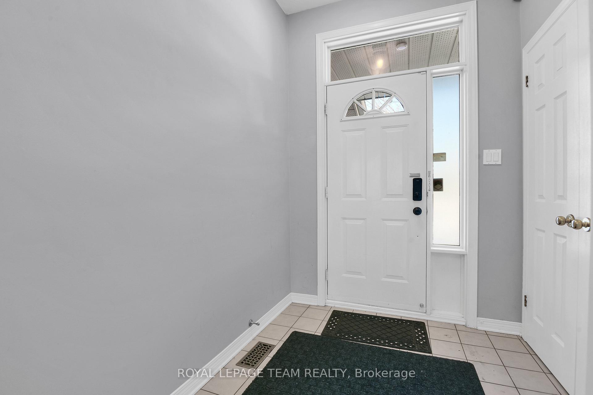 Photo 4 of 122 Kimberwick Crescent, Ottawa, Quinterra — HOMEH