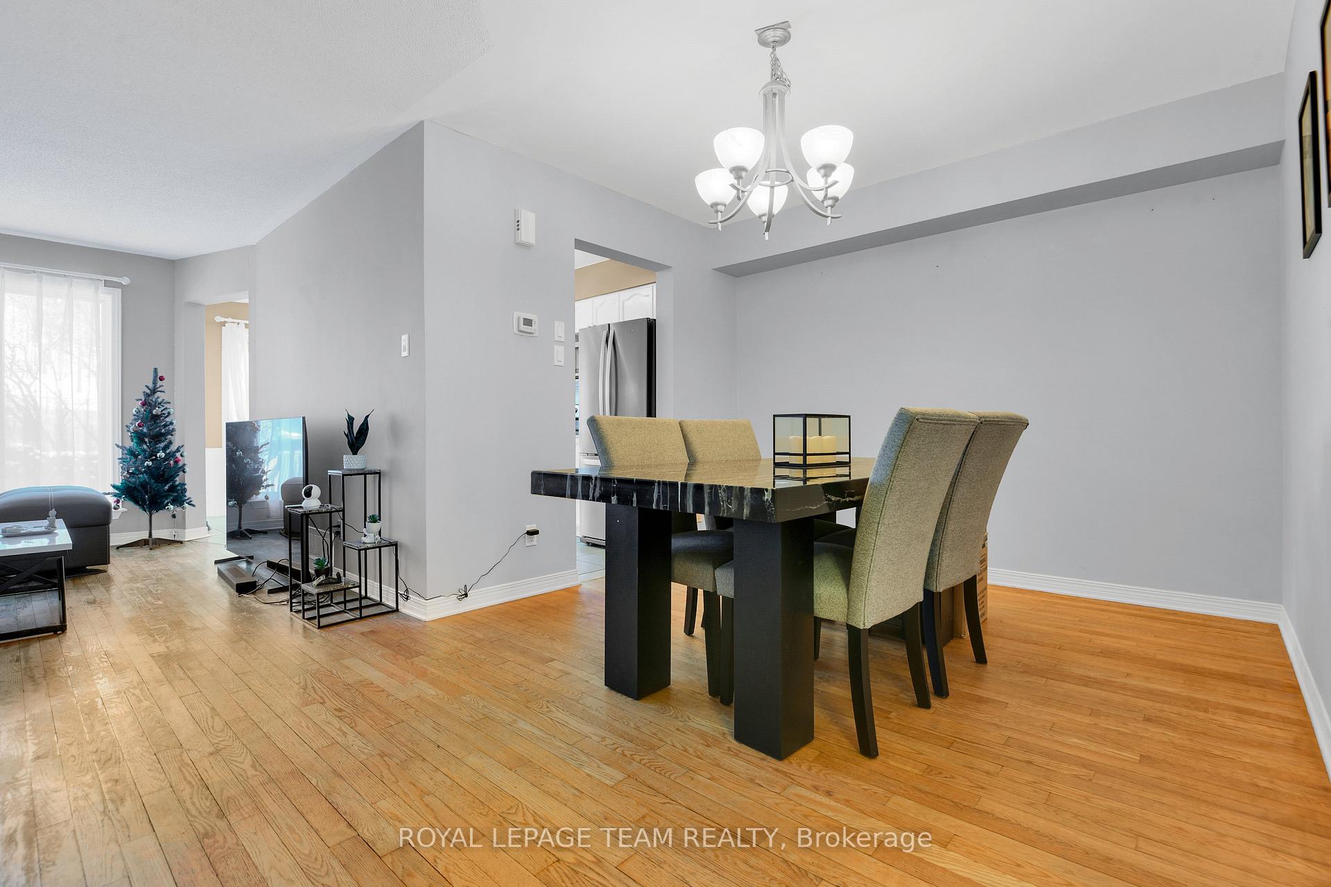 Photo 10 of 122 Kimberwick Crescent, Ottawa, Quinterra — HOMEH
