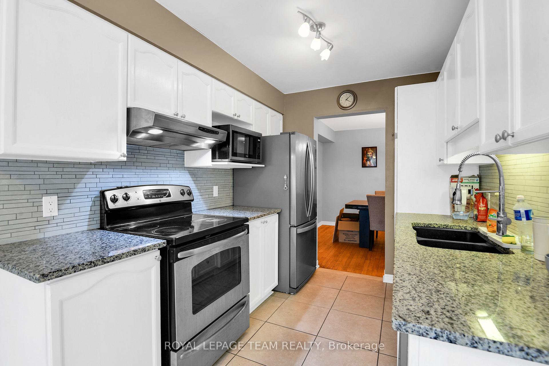 Photo 11 of 122 Kimberwick Crescent, Ottawa, Quinterra — HOMEH