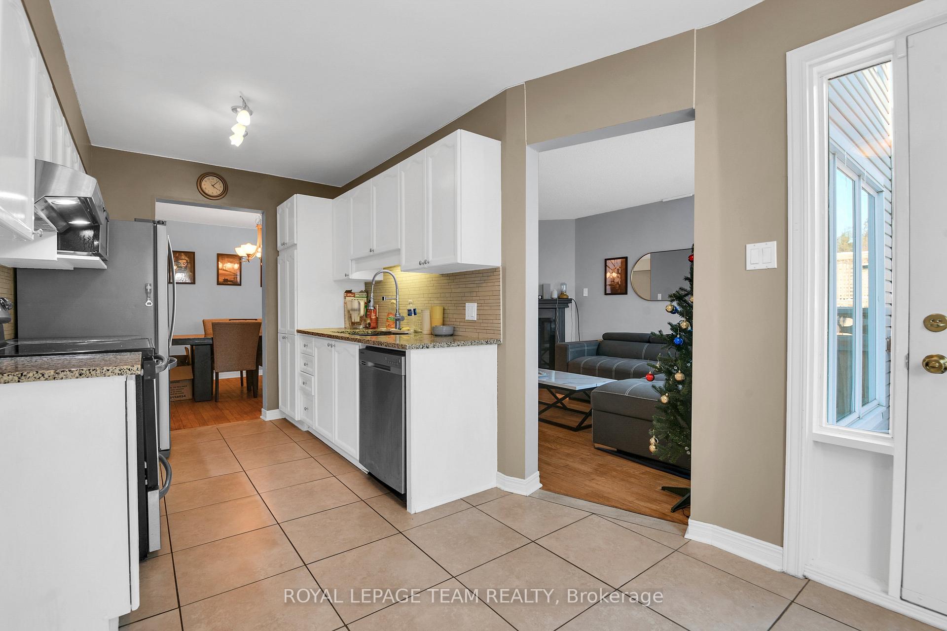 Photo 15 of 122 Kimberwick Crescent, Ottawa, Quinterra — HOMEH