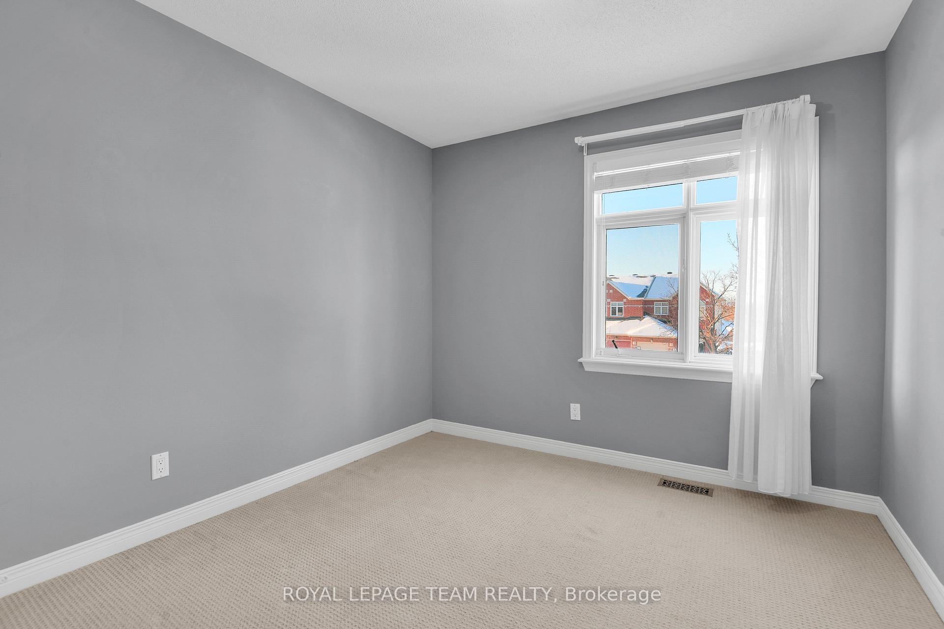 Photo 23 of 122 Kimberwick Crescent, Ottawa, Quinterra — HOMEH