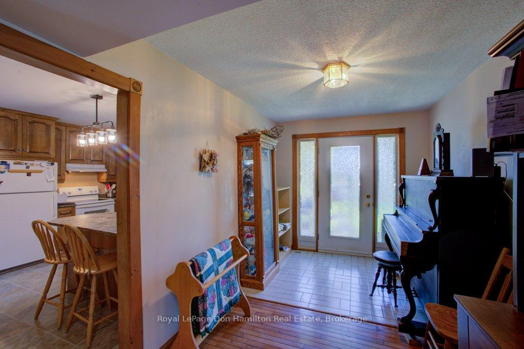 Photo 7 of 8298 8 (Moorefield) Concession, Mapleton, Rural Mapleton — HOMEH