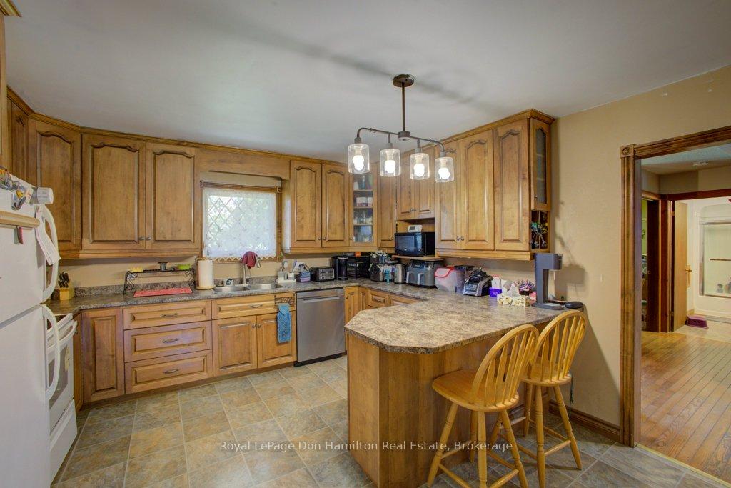 Photo 13 of 8298 8 (Moorefield) Concession, Mapleton, Rural Mapleton — HOMEH