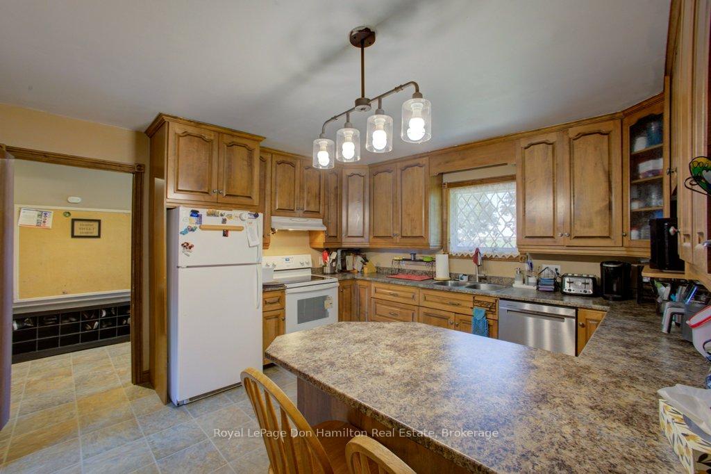Photo 14 of 8298 8 (Moorefield) Concession, Mapleton, Rural Mapleton — HOMEH