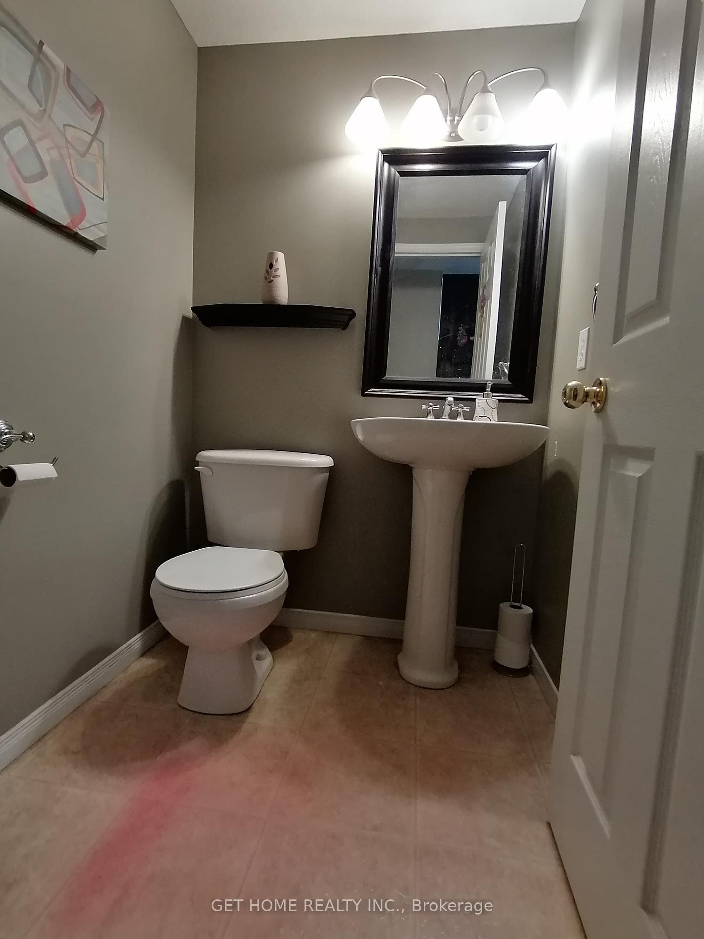 Photo 10 of 712 Activa Avenue, Kitchener — HOMEH