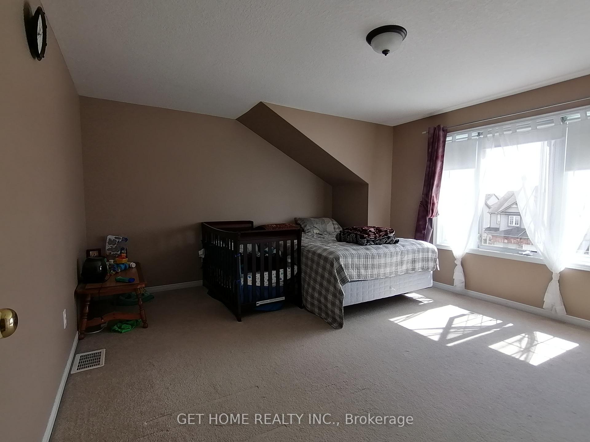 Photo 16 of 712 Activa Avenue, Kitchener — HOMEH