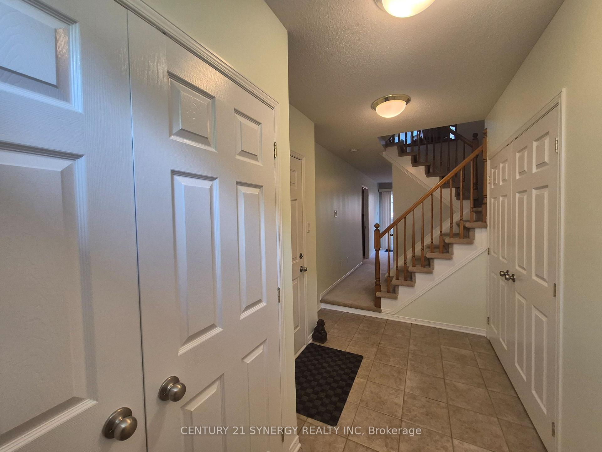 Photo 4 of 14 Kingsbridge Private, Ottawa, Manor Park — HOMEH