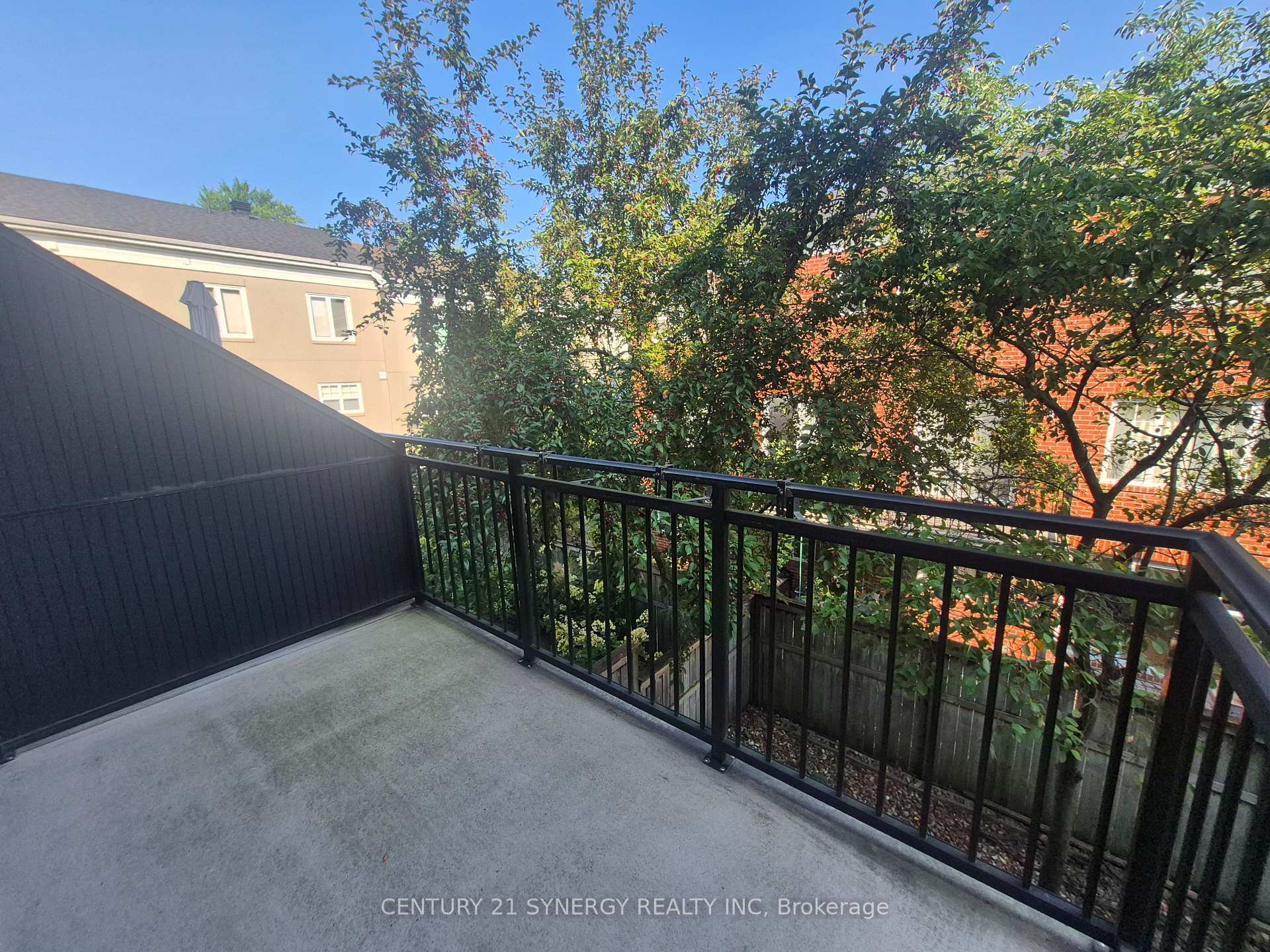 Photo 16 of 14 Kingsbridge Private, Ottawa, Manor Park — HOMEH