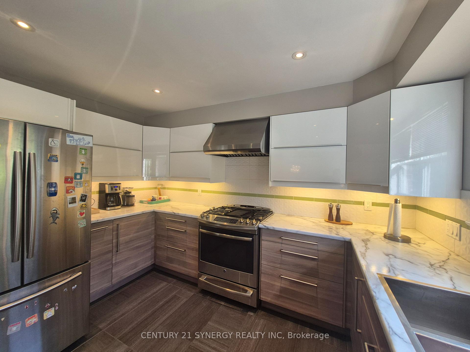 Photo 18 of 14 Kingsbridge Private, Ottawa, Manor Park — HOMEH