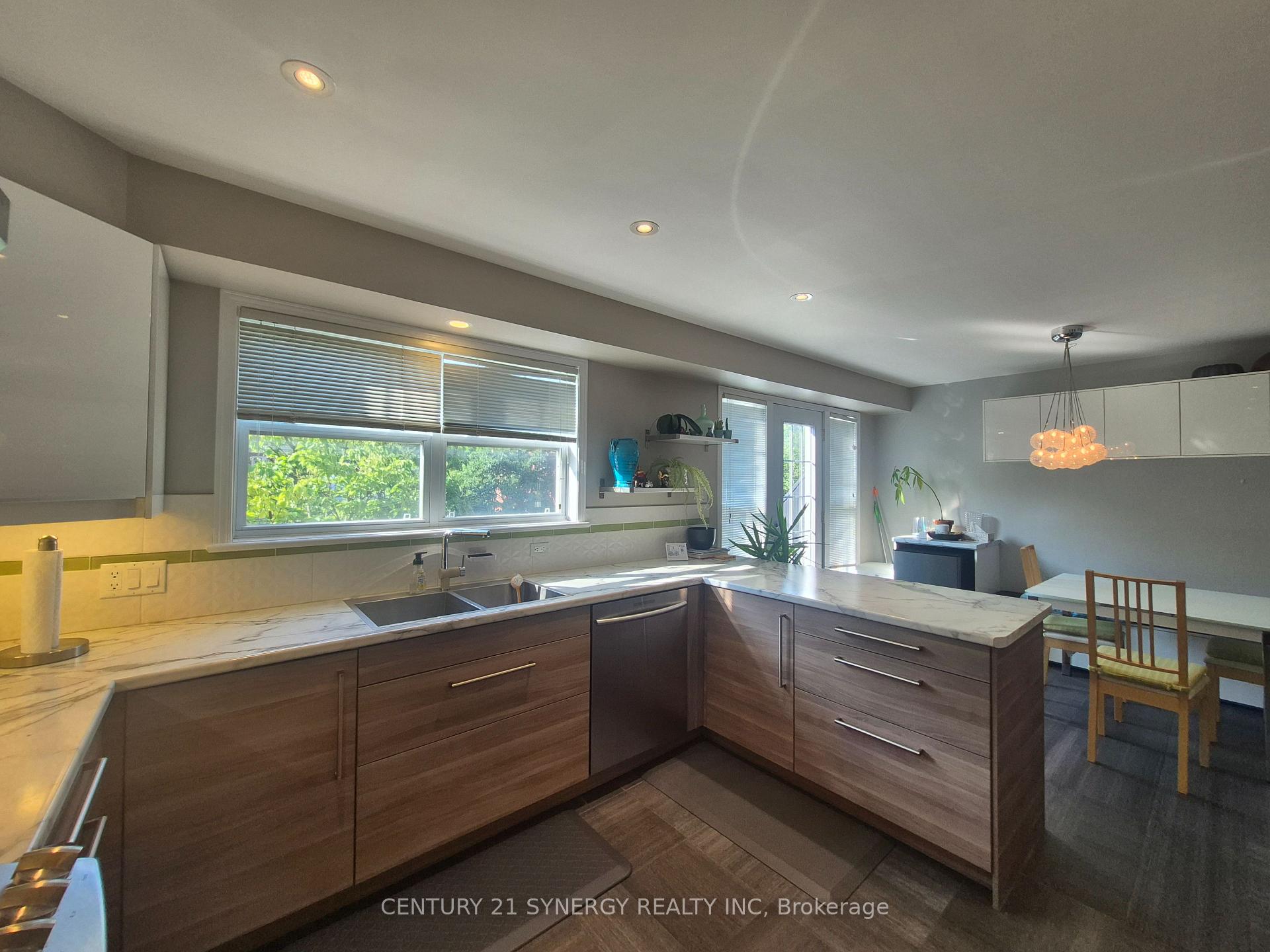 Photo 19 of 14 Kingsbridge Private, Ottawa, Manor Park — HOMEH