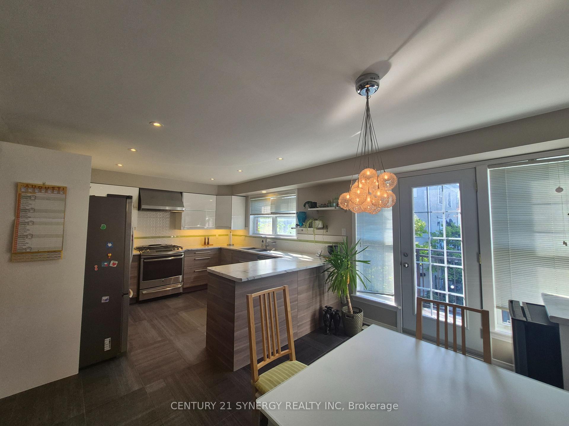 Photo 21 of 14 Kingsbridge Private, Ottawa, Manor Park — HOMEH