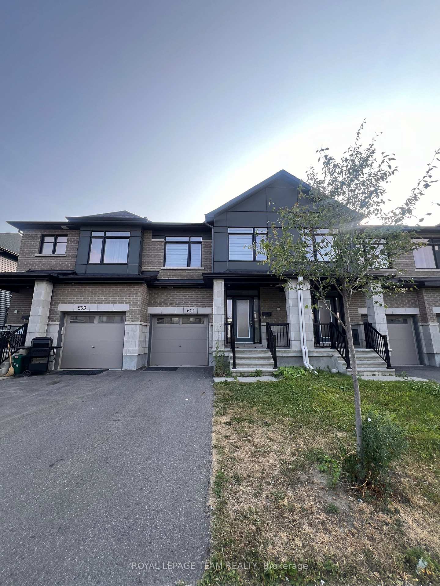 Front of 601 Rathburn Lane