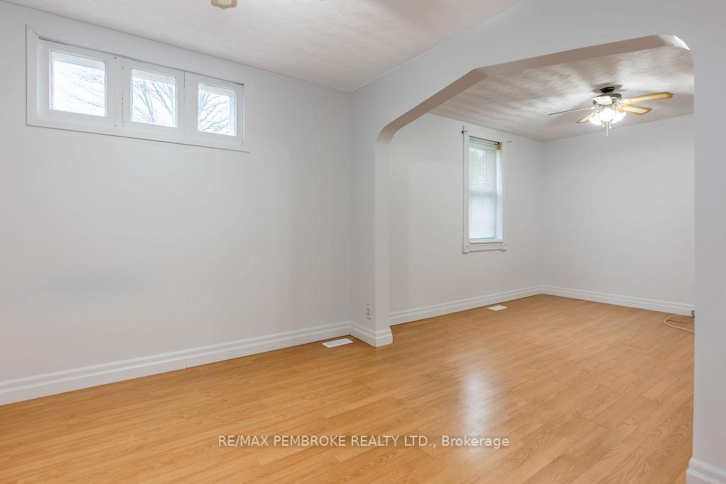 Photo 4 of 618 Elgin Street, Laurentian Valley — HOMEH